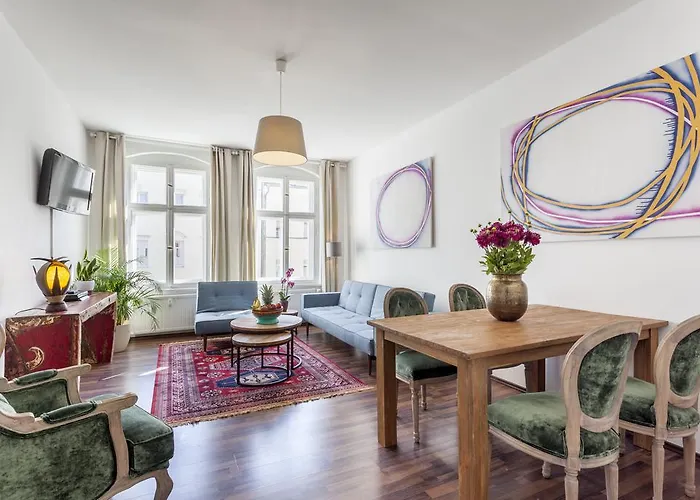 The Rheinsberger - Cosy 2Br One Living Room Up To 6