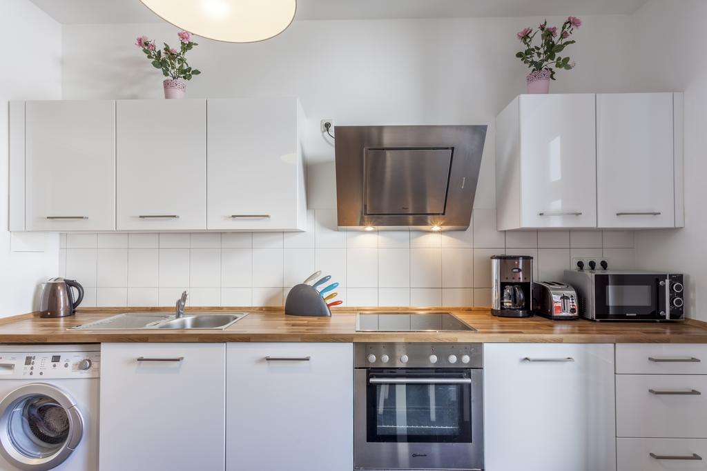 The Rheinsberger - Cosy 2br One Living Up To 6 *